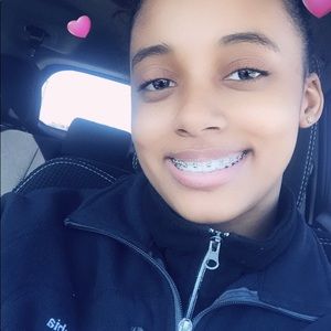 Meet your Posher, Suesha aumora